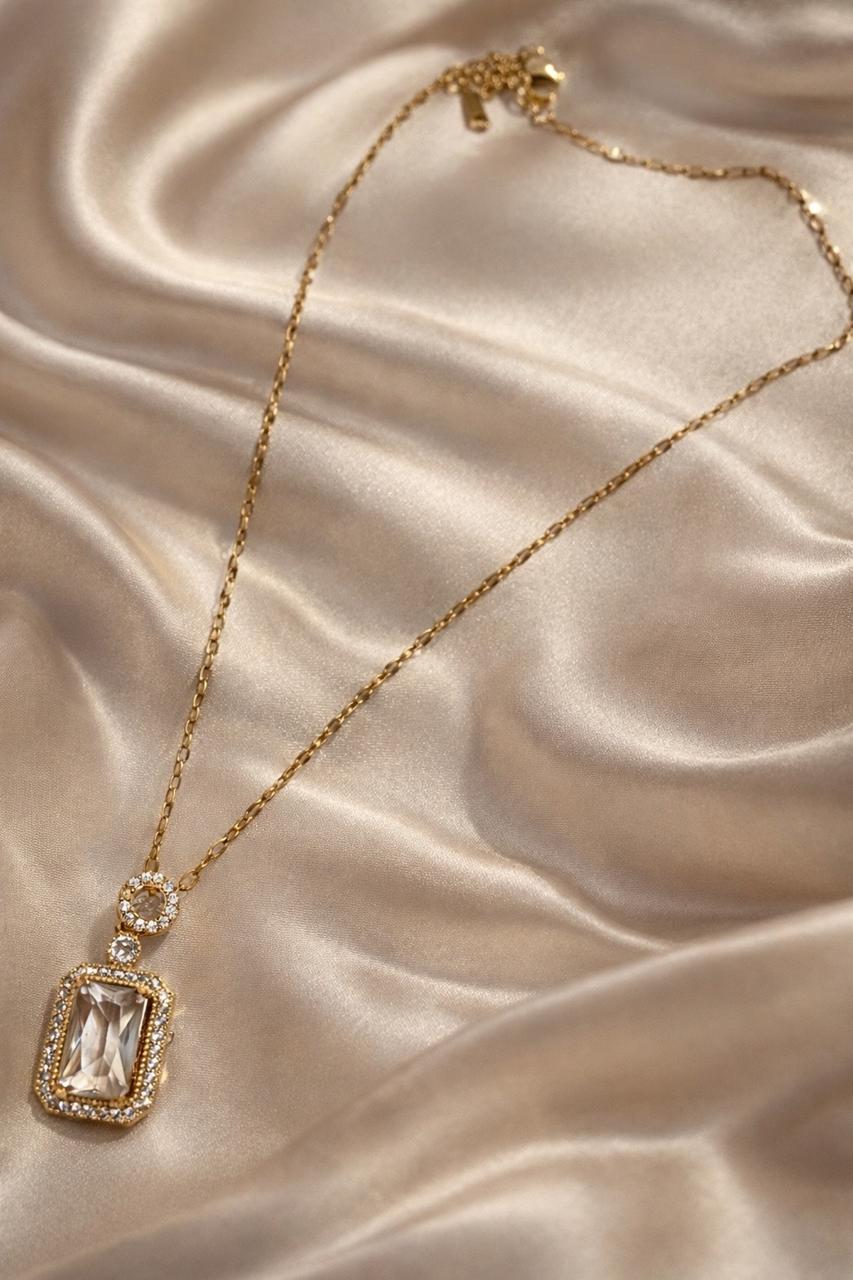 Eliora Radiance Pendant Necklace